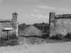 Château de Montaigu et hameau de Touches - Entrée clos Meix Foulot