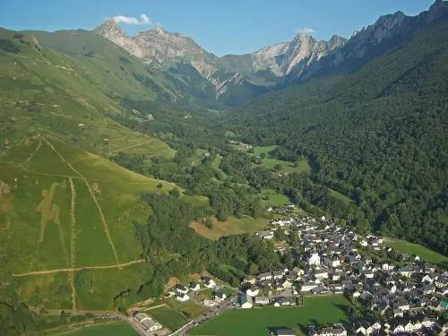 Accous - Tourism, holidays & weekends guide in the Pyrénées-Atlantiques