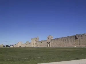 Aigues-Mortes, ciudad fortificada del siglo XIII