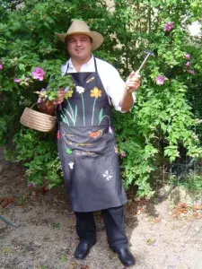 Visite du village d'Ainay-le-Vieil avec le Jardinier du Bonheur