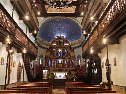 Ainhoa - Interieur van de kerk van Onze Lieve Vrouw van de Assumptie
