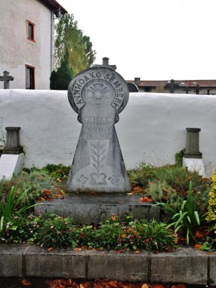 Ainhoa - Monument aux Morts
