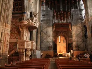 Interior de la catedral