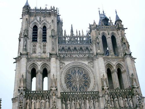 Amiens - Focus on large rosette (© Jean Espirat)