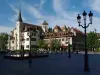 Annecy - Place de la mairie, église Saint-Maurice et château (© Jmsattonnay)