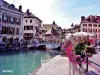 Annecy  - 水和花（©Jean Espirat）