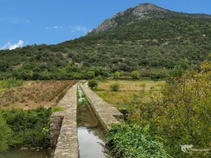 Water always flows over the aqueduct