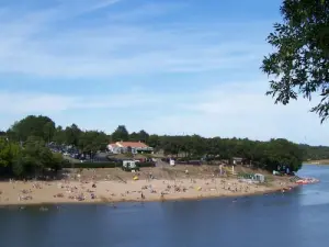 Il lago e la spiaggia