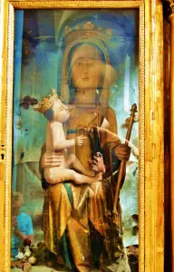 Vierge à l'Enfant, dans l'église (© J.E)