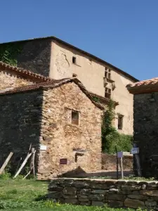 Site Burg und Wasserfälle Arifat