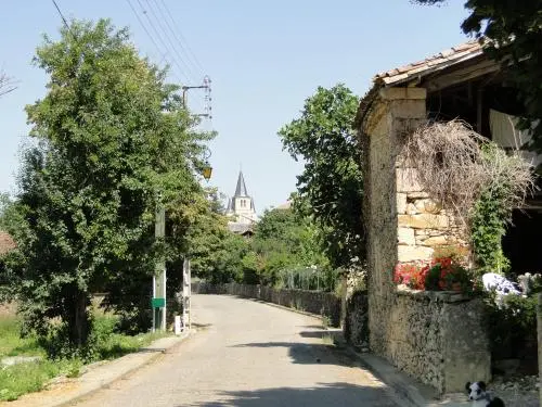 Arnaud-Guilhem - Straße des Dorfes