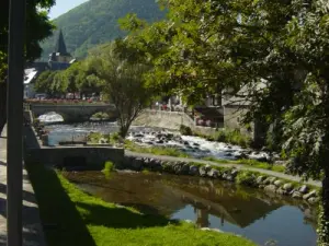 The banks of the Nest of Louron