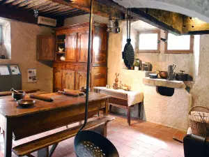 Rekonstruktion der Küche im Renaissancehaus (© Department of Ain, A. Gaubert)