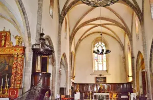 Intérieur de la collégiale Saint-Pancrace