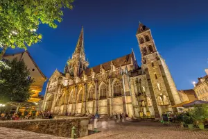 Saint-Lazare Cathedral at nightfall (© JFLPhotography)