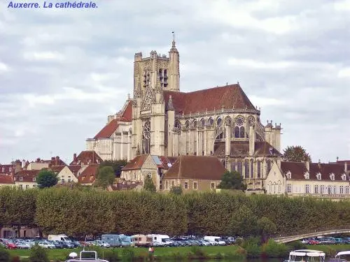 Catedral Saint-Étienne - Monumento en Auxerre