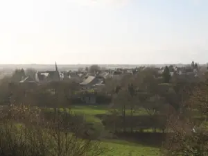 Vista desde la carretera del pueblo a la capilla