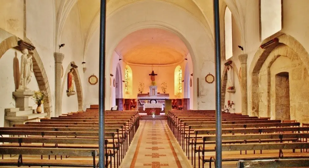 Avrillé - L'intérieur de l'église Saint-Pierre