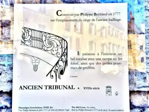 Informations sur l'ancien tribunal (© Jean Espirat)