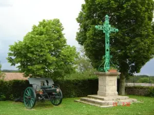 Le canon allemand et la croix