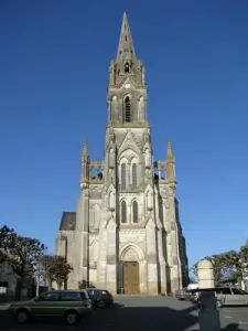 Jallais - Eglise