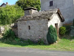 Bread oven in the village of Courenc