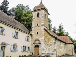 Saint-Nicolas Church and former presbytery (© JE)