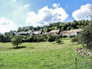 Belvoir, seen from the road to Sancey-le-Long (© JE)