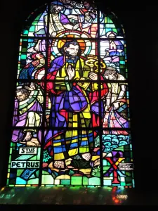 Stained glass window of Saint Pierre (© J.E)