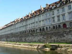 Passeggiata sulla Quai Vauban