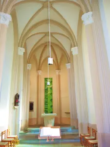 Nave of the Chapelle des Buis (© Jean Espirat)