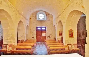 Het interieur van de kerk Saint-Etienne