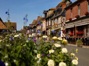 Beuvron-en-Auge, village fleuri