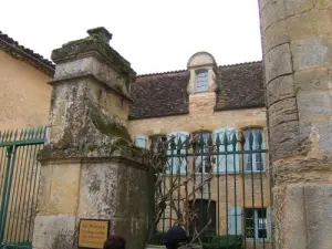 Maison du village