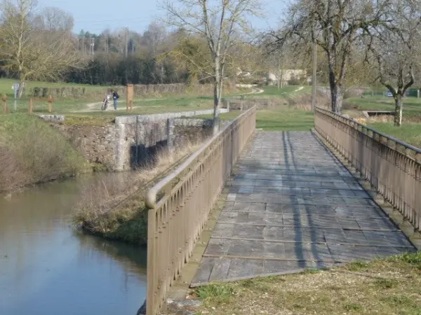 Canal de la Sauldre - Monument à Blancafort