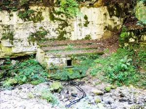 Oude inlaat, onder de Rochanon-waterval (© J.E)