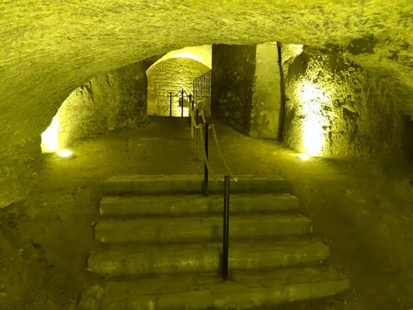 Musée de la Citadelle de Bourg - Souterrains & Calèches - Lieu de loisirs à Bourg