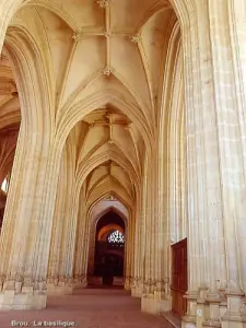 Colonnes latérales (© Jean Espirat)