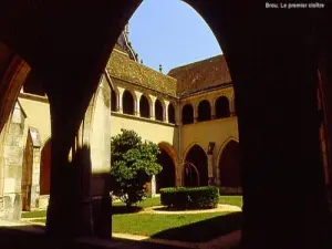 First cloister (© Jean Espirat)