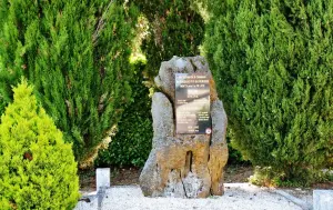 Sencenac-Puy- de-Fourches - War memorial