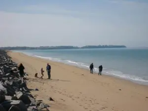 Spiaggia lato Granville, 8 km di sabbia bianca