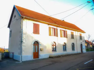 Bretigney-Notre-Dame town hall (© J.E)