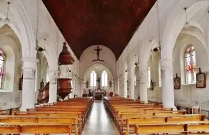 Binnen in de kerk Notre-Dame