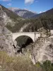 Le vertigineux pont d'Asfeld (© Jean Espirat)