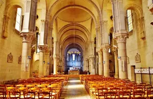 L'interno della chiesa di Saint-Etienne