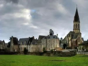 Saint-Rémy-la-Varenne - View of the priory