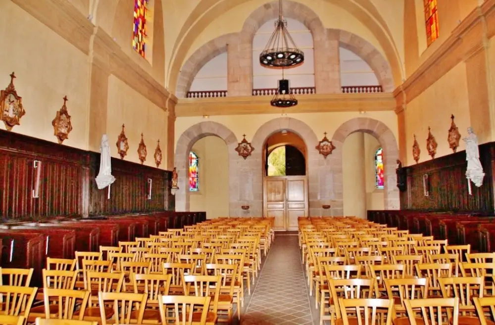 Brives-Charensac - El interior de la iglesia de Notre-Dame