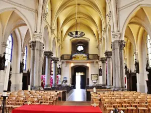 Het interieur van de kerk