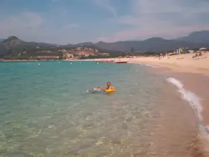 Vista della spiaggia in estate dello Stagnone