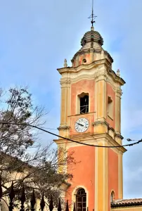 Clocher de l'église Saint-Pierre (© J.E)